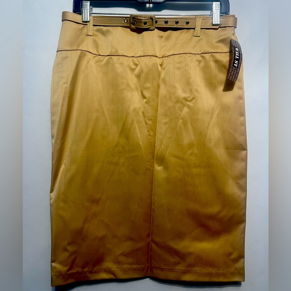Gold skirt with thin belt L new